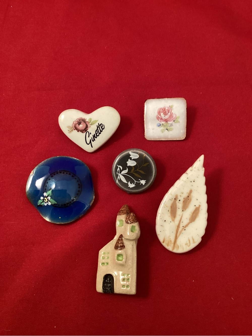 6 Mixed material Brooches Lot